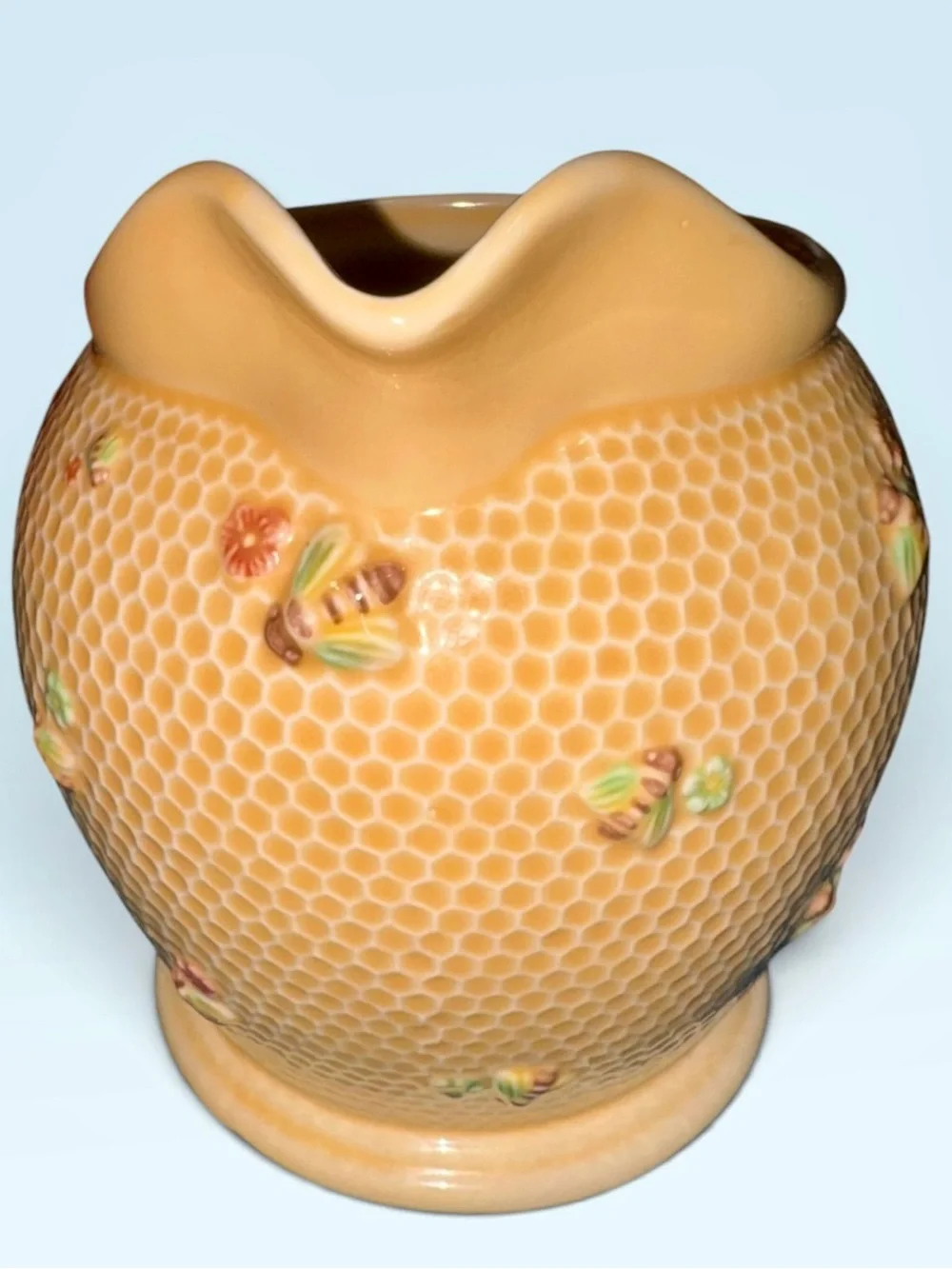 Williams Sonoma Honeybee Honeycomb Retired Ceramic Pitcher MSRP $145